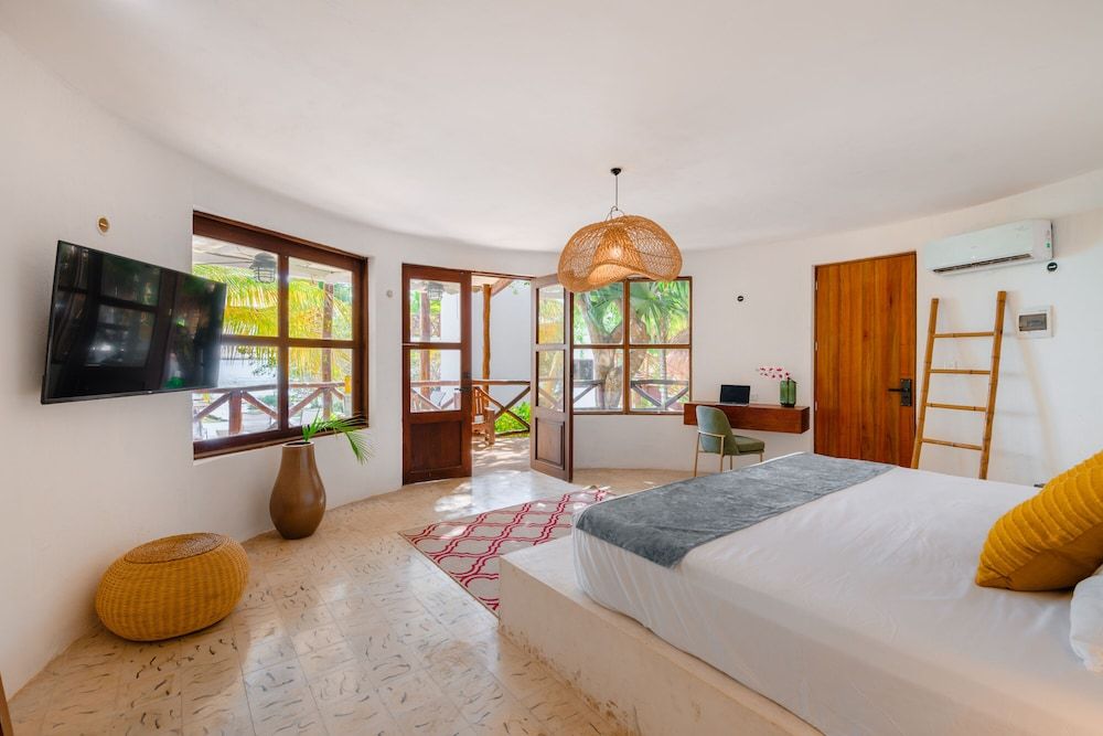 Azulea Bacalar Hotel & Spa - Lagoon Front Premier Suite, 1 King Bed, Balcony, Lake View 5