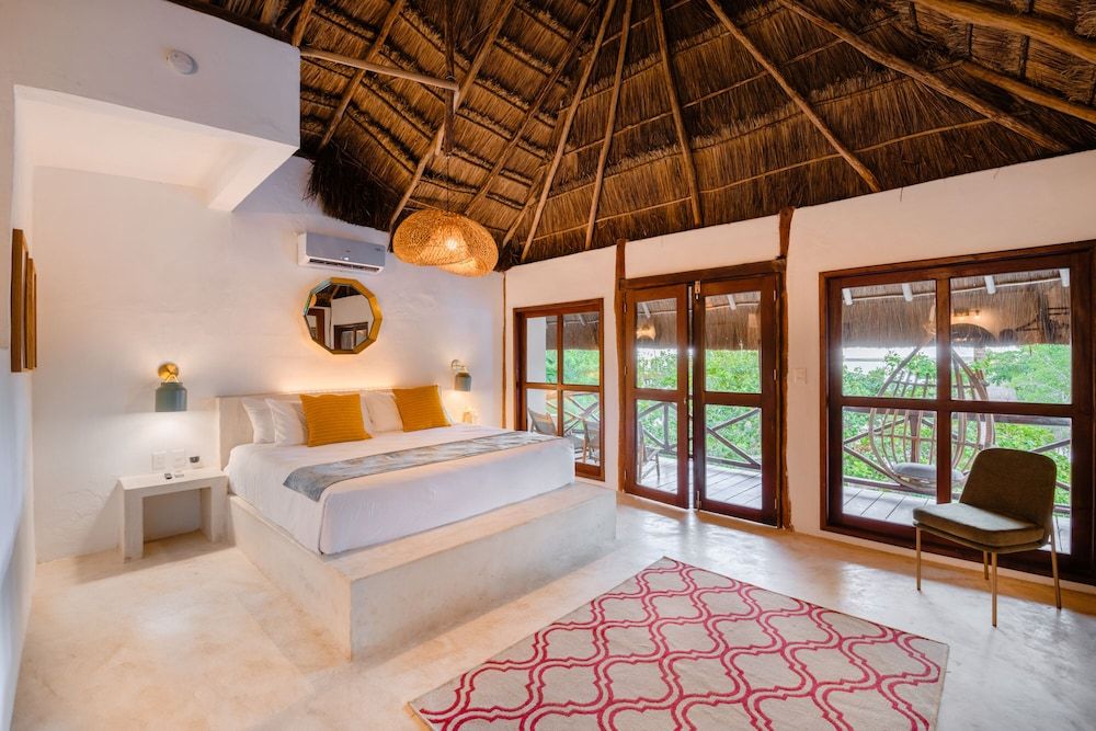 Azulea Bacalar Hotel & Spa - Lagoon Front Deluxe Room, 1 King Bed, Balcony, Lagoon View 5