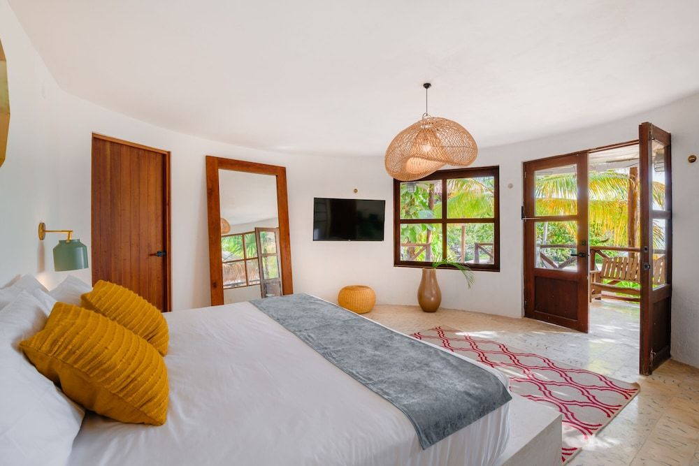 Azulea Bacalar Hotel & Spa - Lagoon Front Premier Suite, 1 King Bed, Balcony, Lake View 7