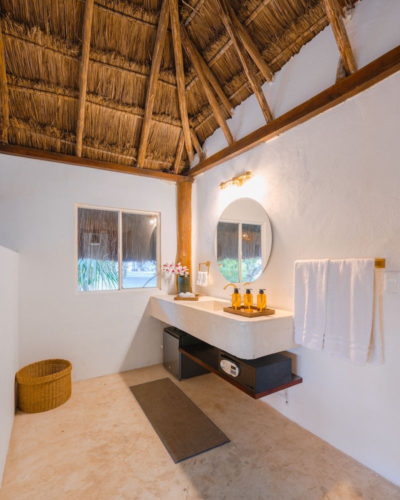 Azulea Bacalar Hotel & Spa - Lagoon Front Deluxe Room, 1 King Bed, Balcony, Lagoon View 21