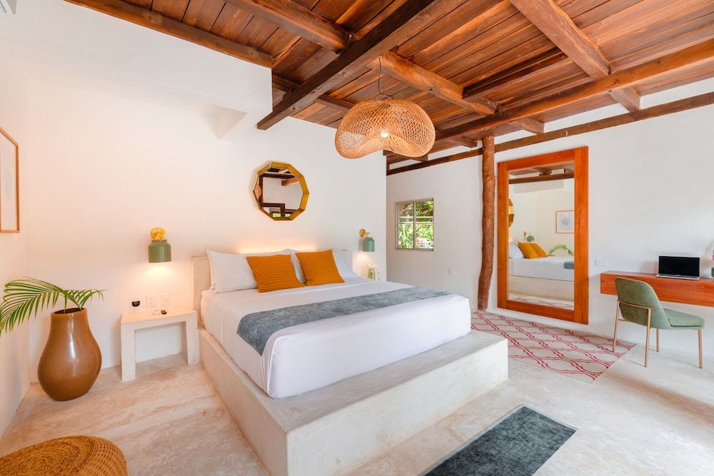 Azulea Bacalar Hotel & Spa - Lagoon Front Deluxe Room, 1 King Bed, Balcony, Lagoon View 9