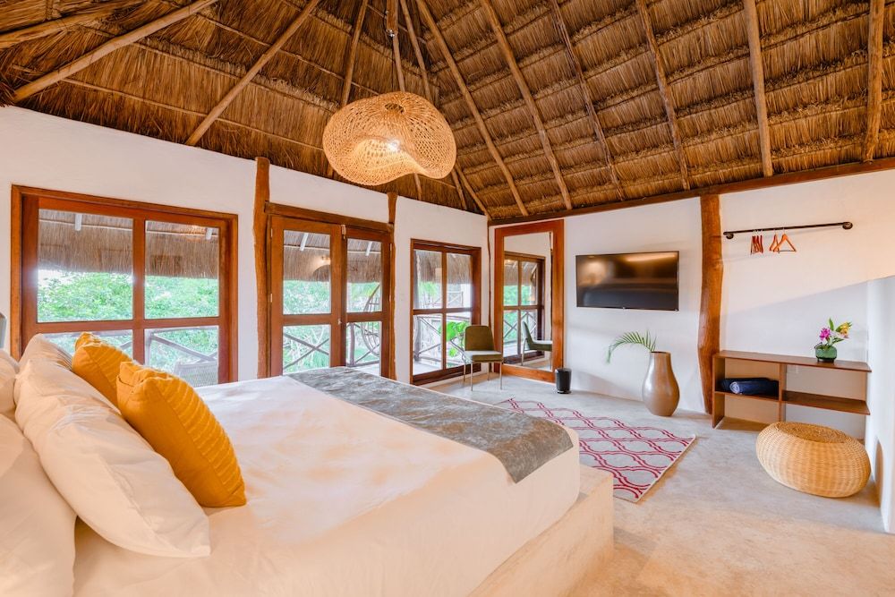 Azulea Bacalar Hotel & Spa - Lagoon Front Deluxe Room, 1 King Bed, Balcony, Lagoon View 8