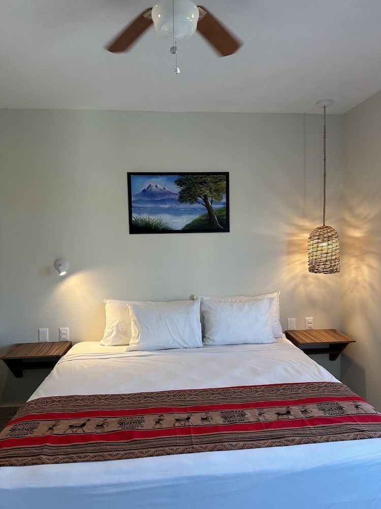 Oneiro Suites Family Single Room, 1 King Bed, Non Smoking, Ocean View 6