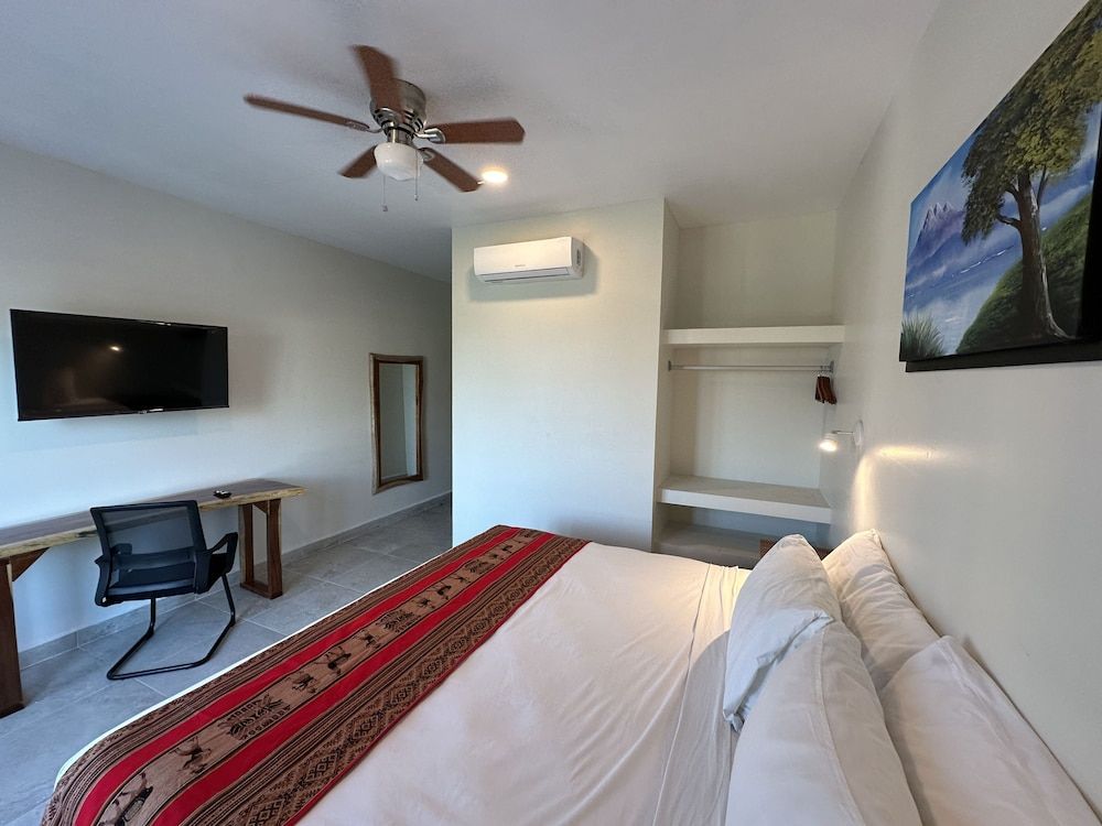 Oneiro Suites Family Single Room, 1 King Bed, Non Smoking, Ocean View 2