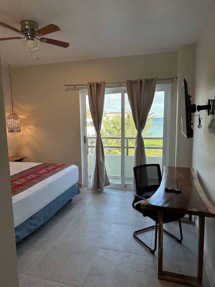 Oneiro Suites Family Single Room, 1 King Bed, Non Smoking, Ocean View 4