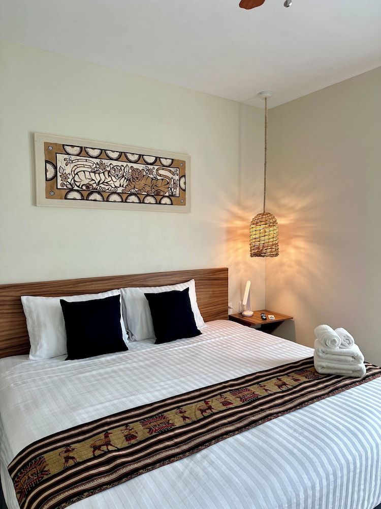 Oneiro Suites Family Single Room, 1 King Bed, Non Smoking, Ocean View 8