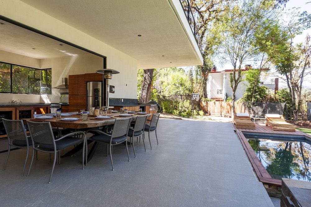 Casa con amplia terraza y jacuzzi Family House 10