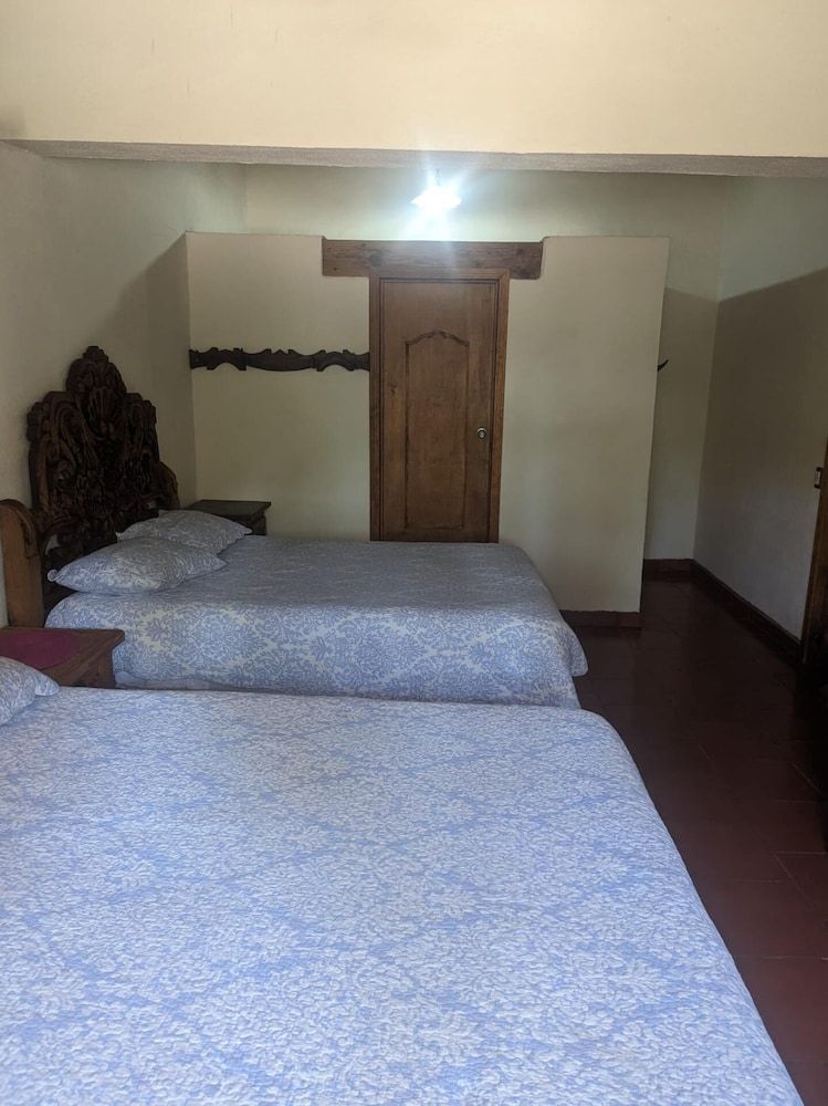 OYO Los Alcatraces Standard Room, 2 Double Beds 4
