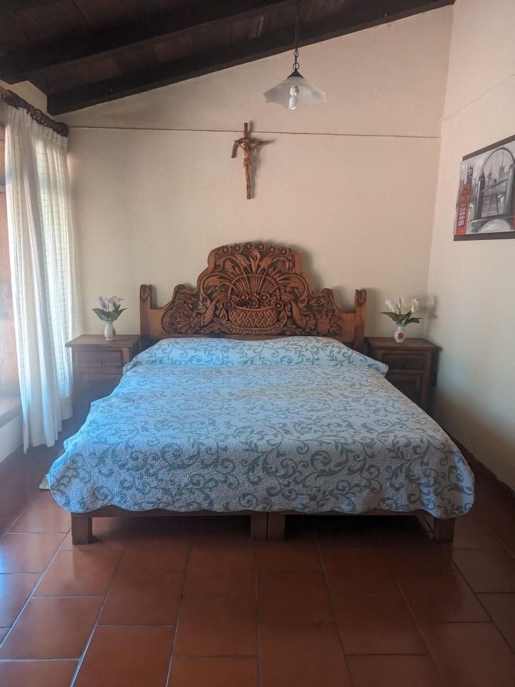 OYO Los Alcatraces Superior Room 2