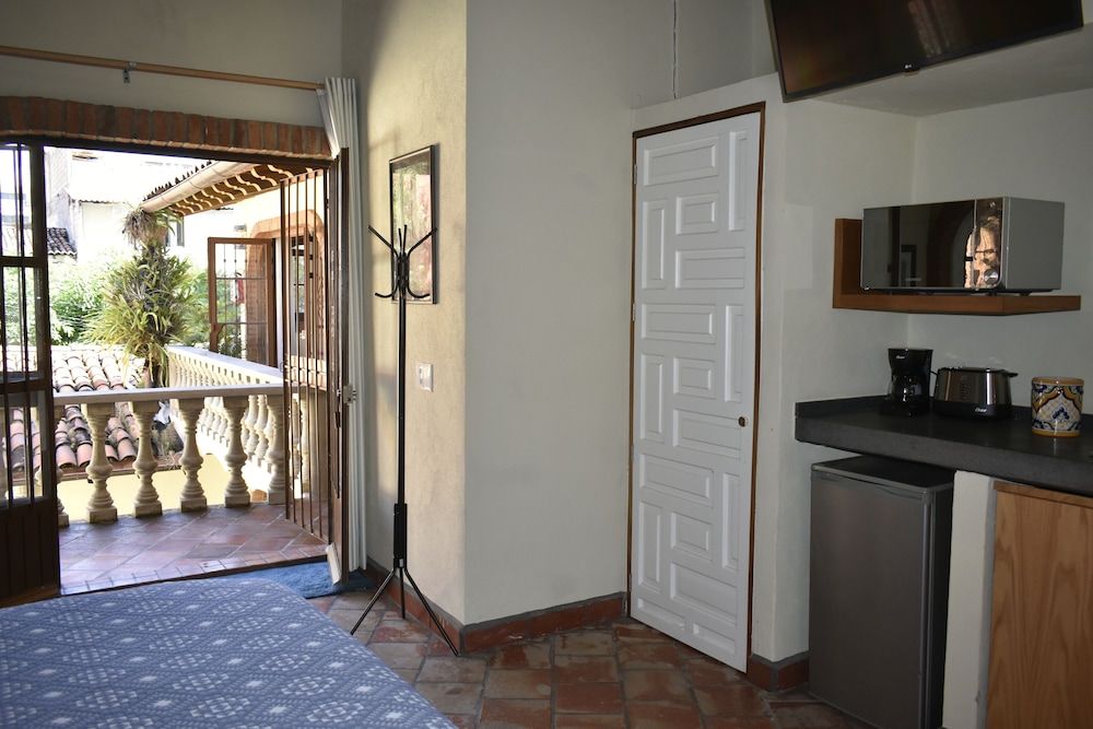 Deluxe Studio Suite