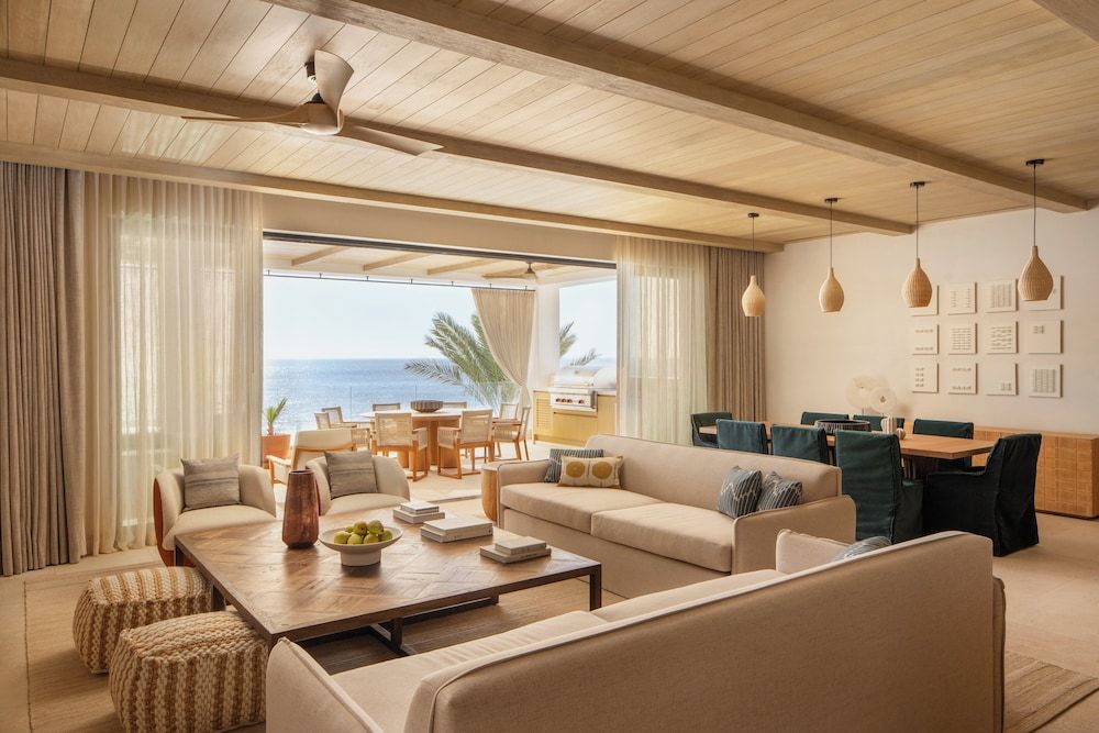 Room, 5 Bedrooms, Oceanfront (Residence)