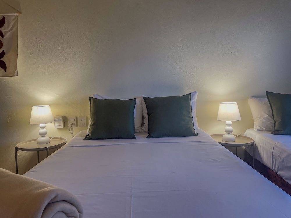 Viajero Puerto Escondido Hostel Deluxe Quadruple Room, 2 Double Beds 3