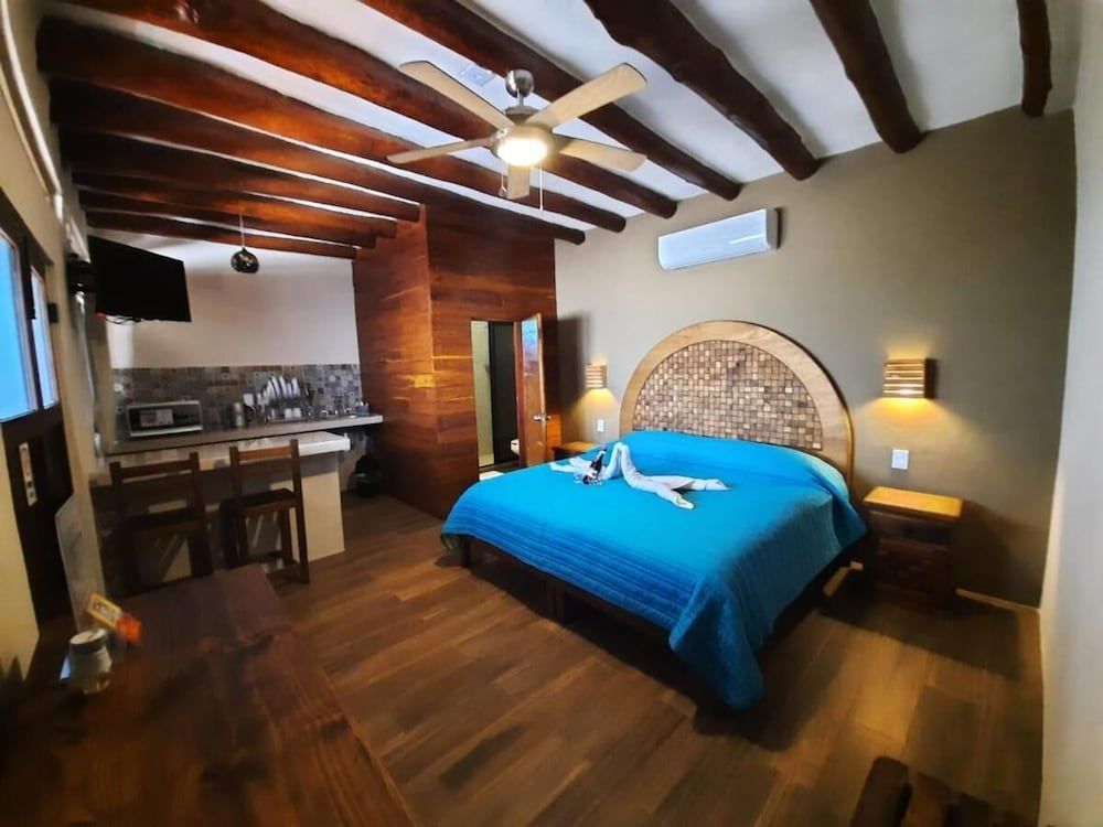 Deluxe Studio Suite, Pool View