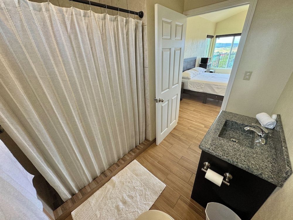 Cabañas Colibri Double Room, Hill View 12