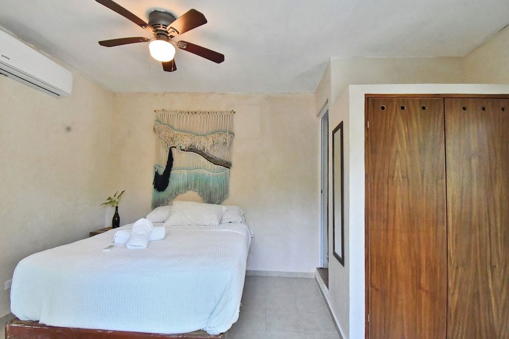 Casa Maria Bonita Hotel & Restaurant El Cuyo by Spot Rentals Standard Apartment, Pool View 2