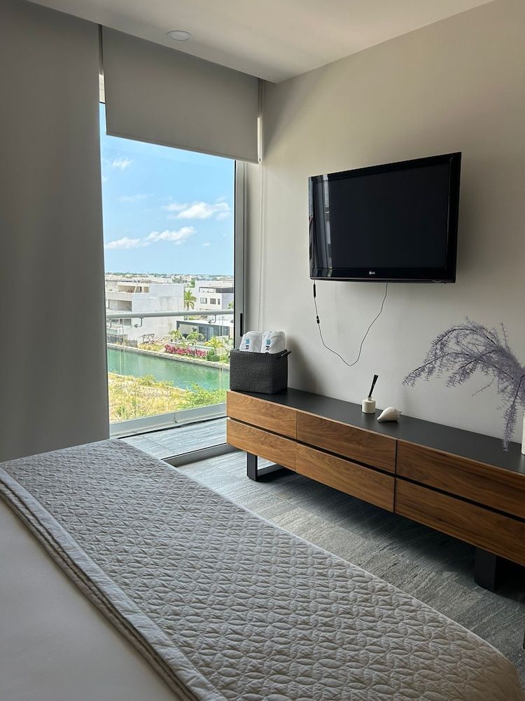 Exclusive Apartment with rooftop pool Comfort Apartment, Balcony 4