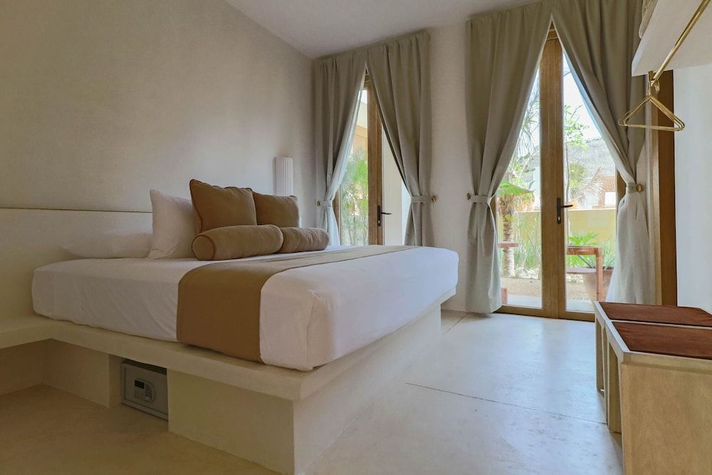 Suites Panamera Balcony Room Superior 10