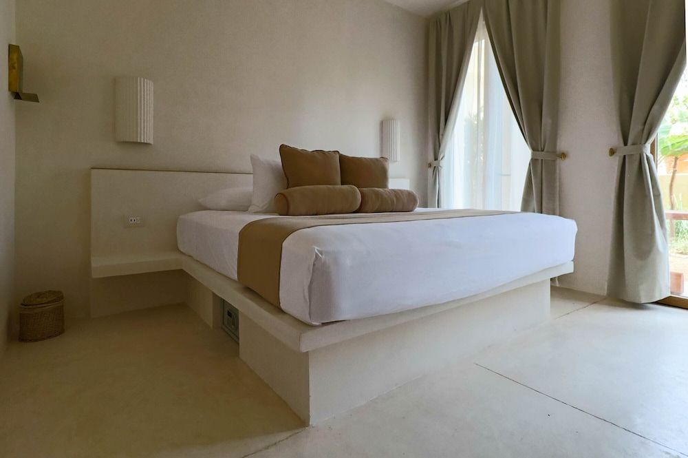 Suites Panamera Balcony Room Superior 6