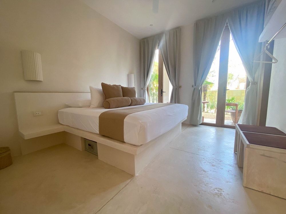 Suites Panamera Balcony Room Superior 5