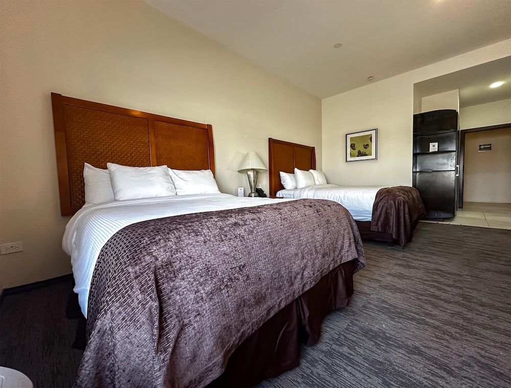 Standard Room, 2 Queen Beds, Accessible, Non Smoking