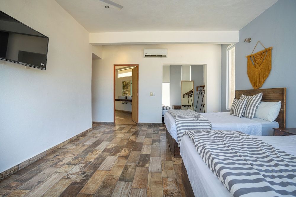 LUXO Villa Acapulco Zona Brisas Guitarrón Premium House 7