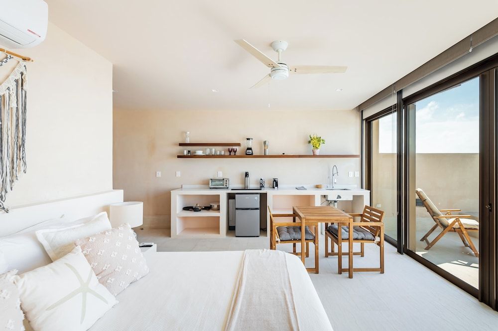 Design Apartment, 1 King Bed, Private Pool, Sea View