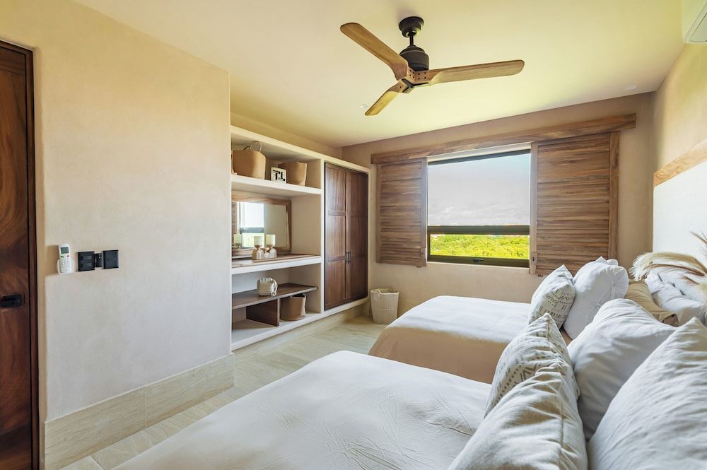 Luxury Apartment, 3 Bedrooms, Sea View, Oceanfront