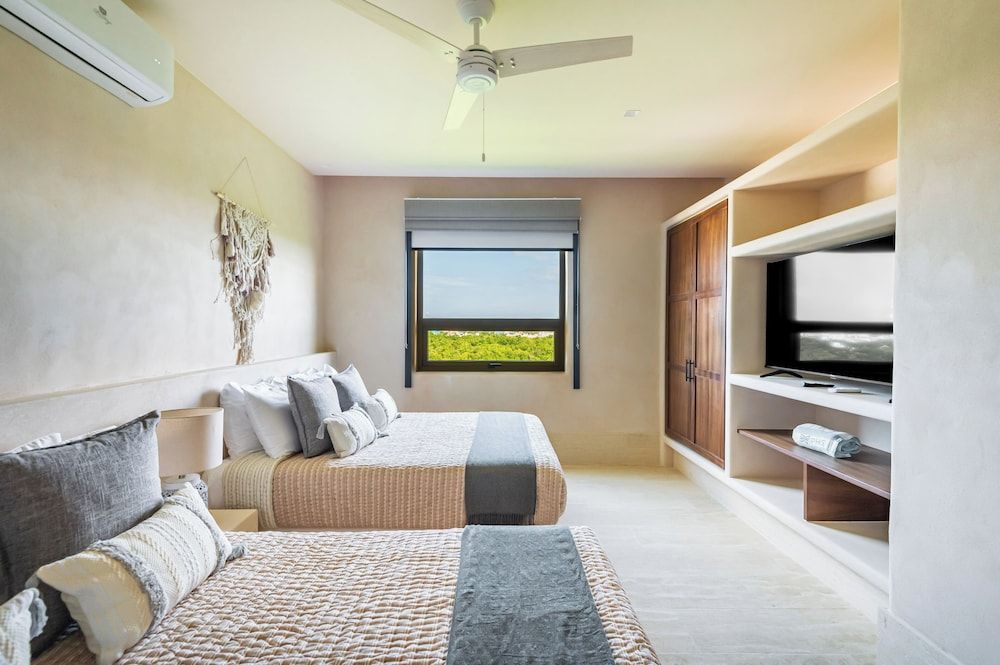 Signature Apartment, 3 Bedrooms, Sea View, Beachfront