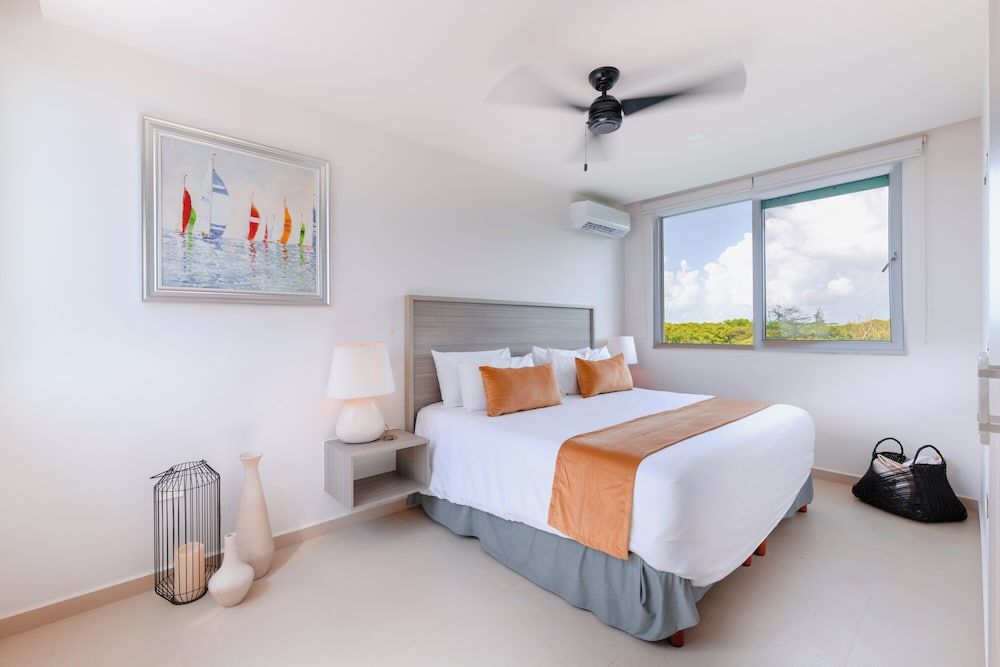 Azulea Isla Mujeres Hotel & Spa Deluxe Studio Suite, 1 King Bed with Sofa bed, Balcony, Ocean View 5