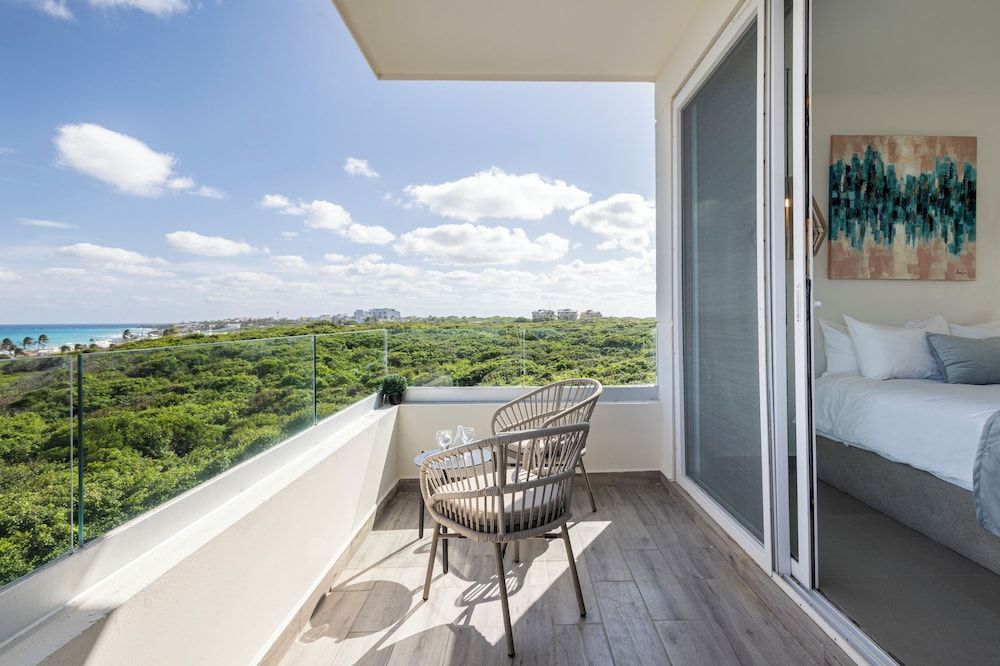 Azulea Isla Mujeres Hotel & Spa Design Studio Suite, 1 Queen Bed, Balcony, Ocean View 4