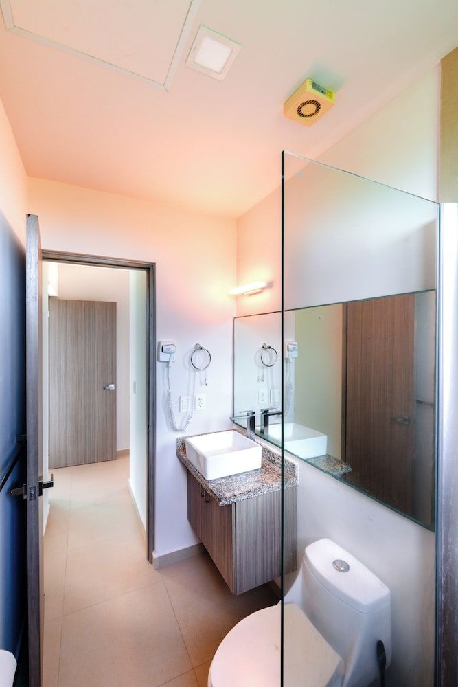 Azulea Isla Mujeres Hotel & Spa Deluxe Studio Suite, 1 King Bed with Sofa bed, Balcony, Ocean View 18