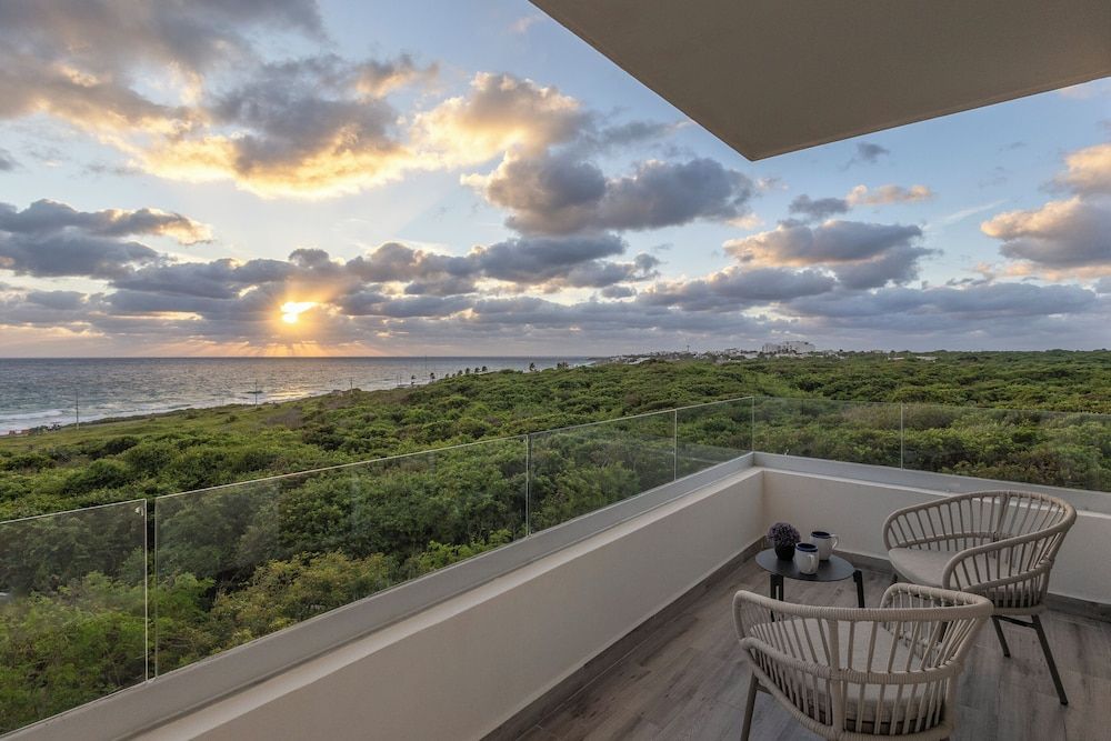 Azulea Isla Mujeres Hotel & Spa Design Studio Suite, 1 Queen Bed, Balcony, Ocean View 9