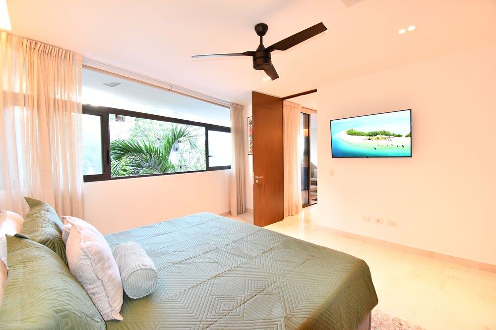 Luxury Apartment, 1 Bedroom, Balcony, City View