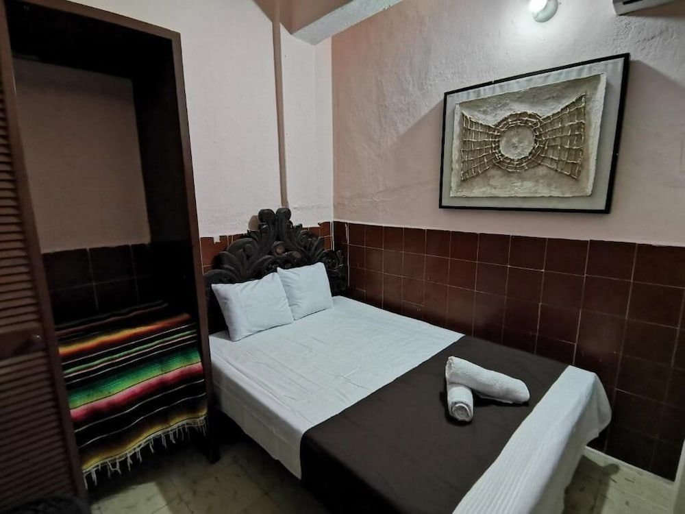 Basic Single Room, Non Smoking, Private Bathroom