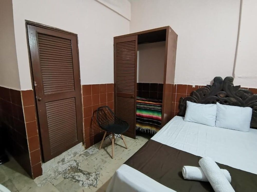 Basic Single Room, Non Smoking, Private Bathroom