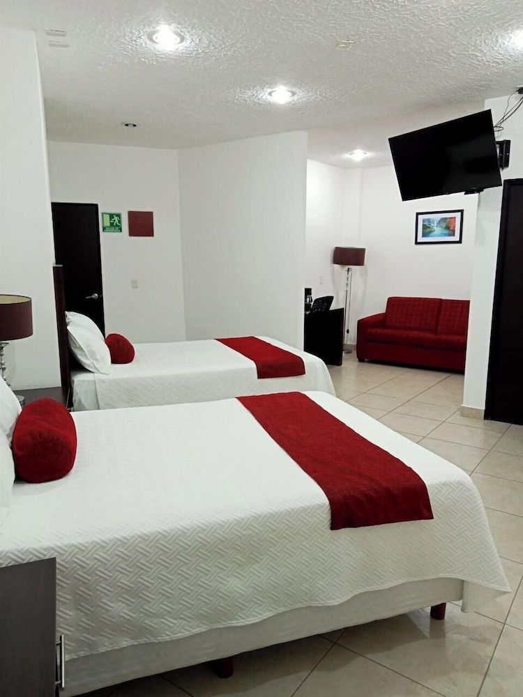 HOTEL PLAZA ELITE Comfort Room, Ensuite 3