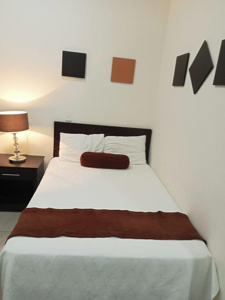 HOTEL PLAZA ELITE Traditional Room, Mixed Dorm, Non Smoking, Private Bathroom 2