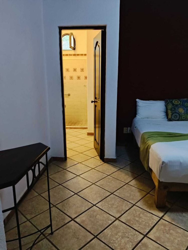 Comfort Studio Suite, Pool View