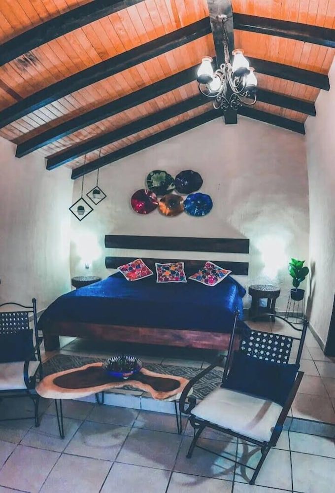 Las Morenas - Tres Lunas Domo Romantic Cabin