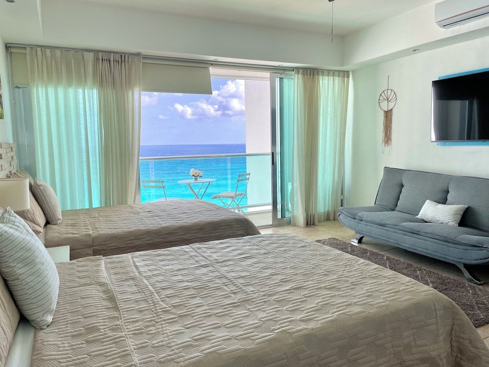 Ocean Dreams by Andiani Travel Comfort Apartment, Beach View 3
