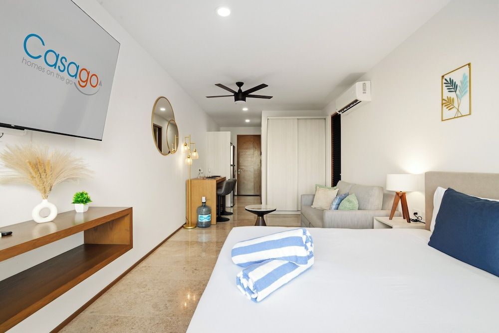 Sea Tower by Casago Superior Studio, Balcony, Partial Ocean View 6