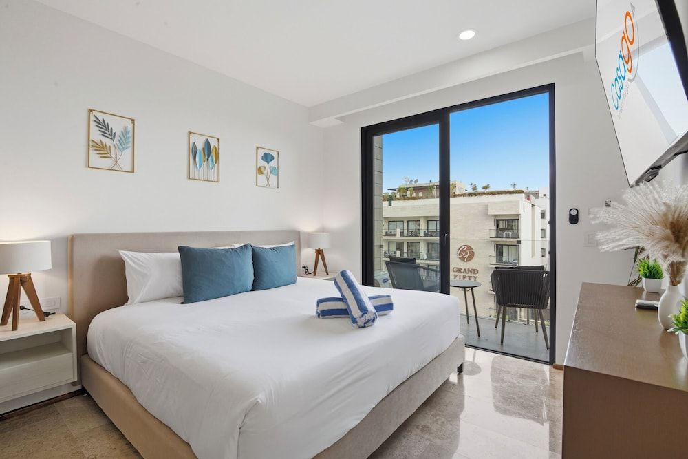 Sea Tower by Casago Superior Studio, Balcony, Partial Ocean View 3