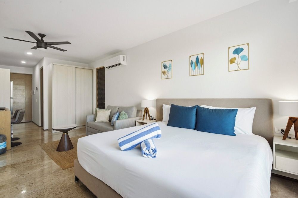 Sea Tower by Casago Superior Studio, Balcony, Partial Ocean View 4