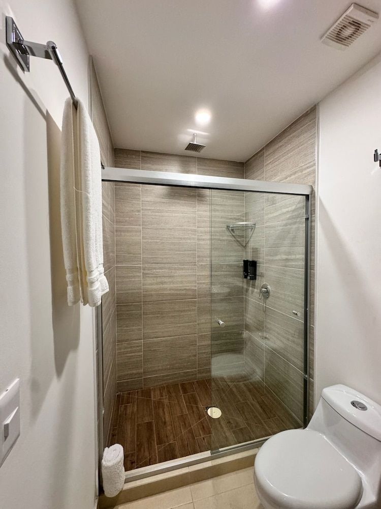 HOTEL SOCRAM GH Junior Suite, 1 Queen Bed, Refrigerator 10