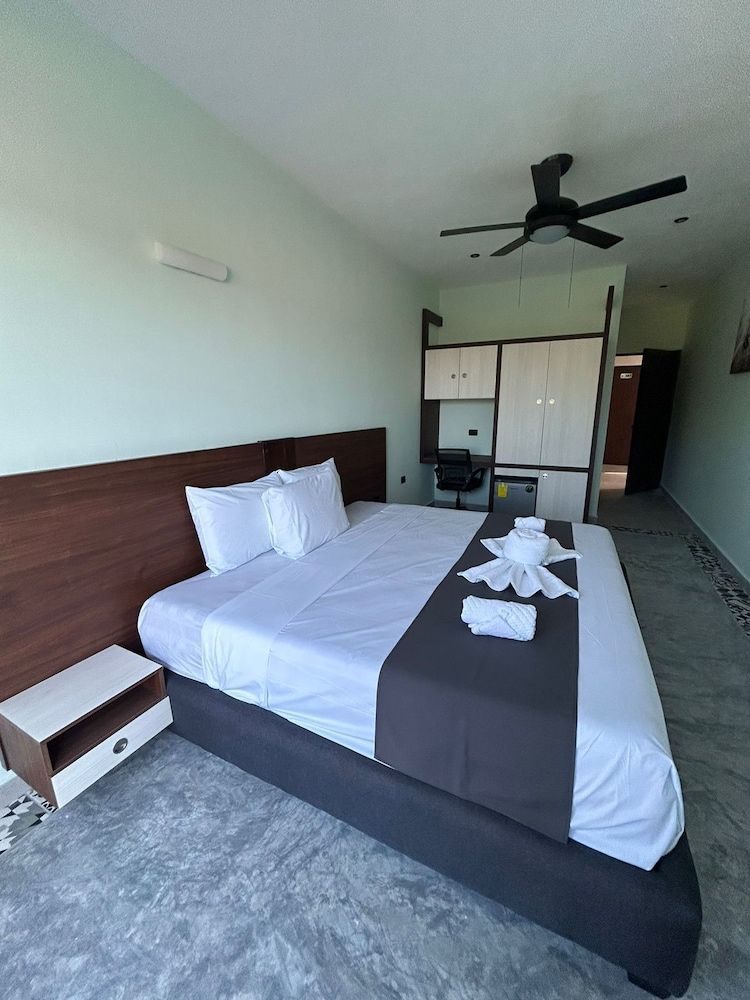 Deluxe Room, Balcony, City View