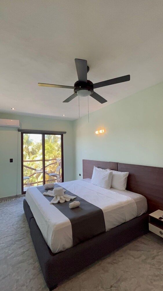 Deluxe Room, Balcony, City View