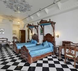 Suite with Lake View