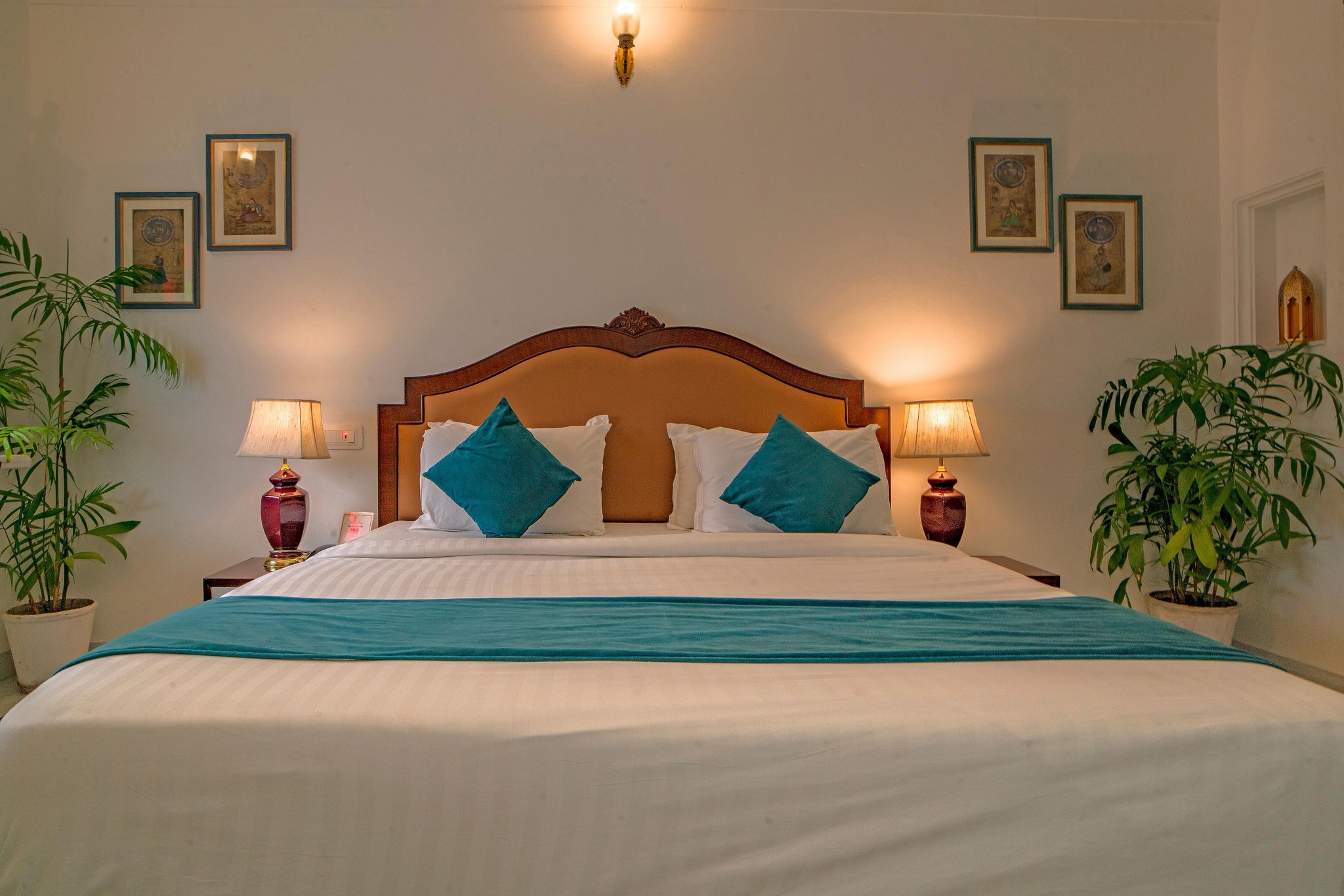 Swaroop Vilas - Lake Facing Boutique Hotel Premier Room 5