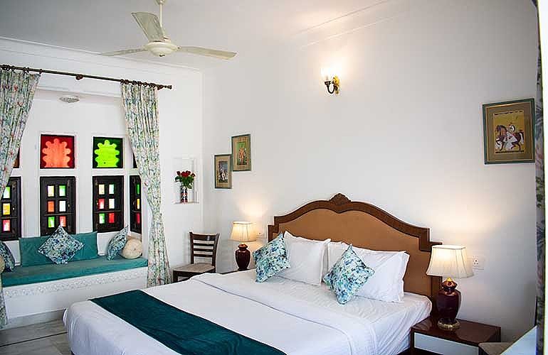 Swaroop Vilas - Lake Facing Boutique Hotel Premier Room 6