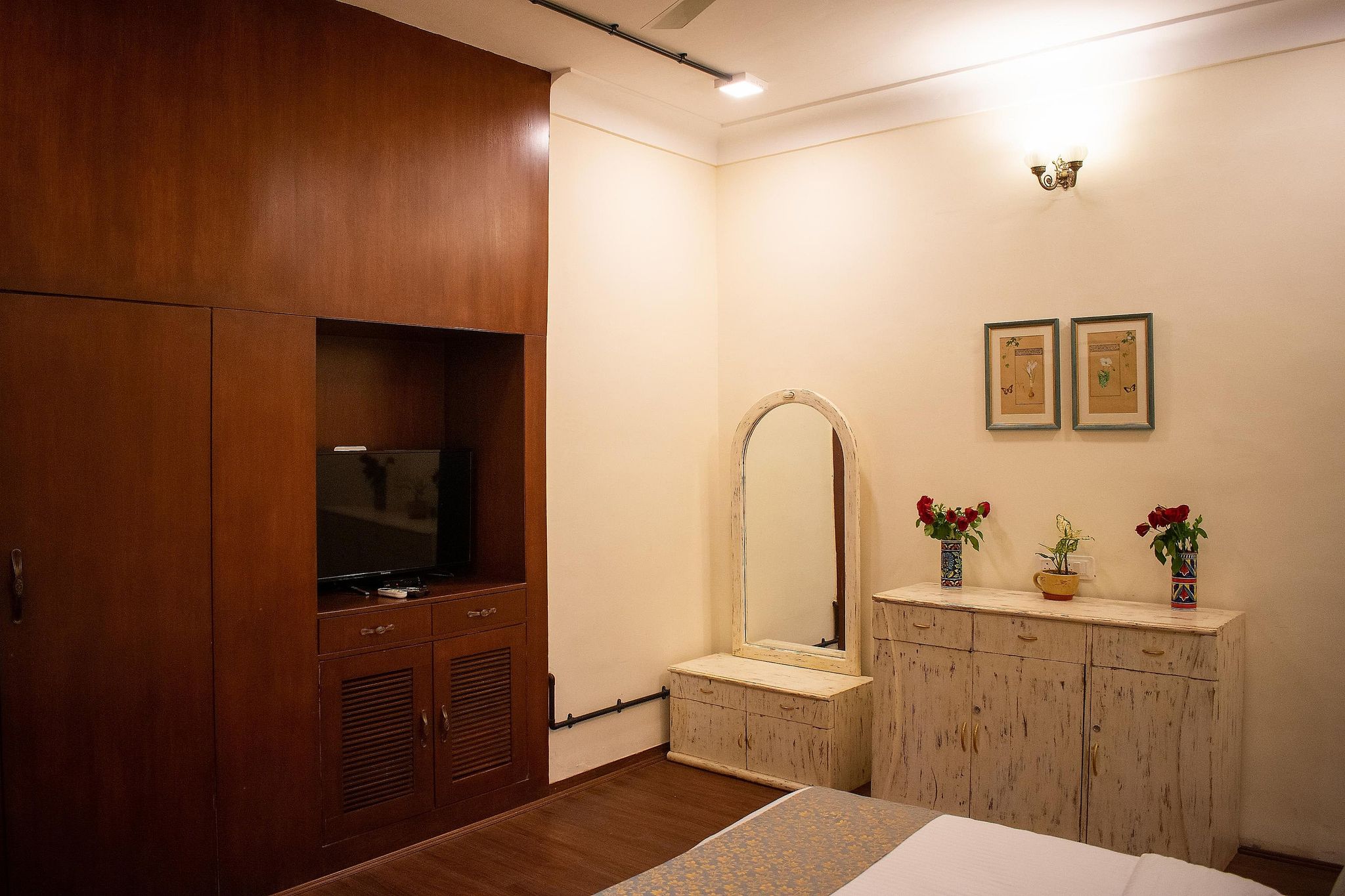Swaroop Vilas - Lake Facing Boutique Hotel Premier Room 12